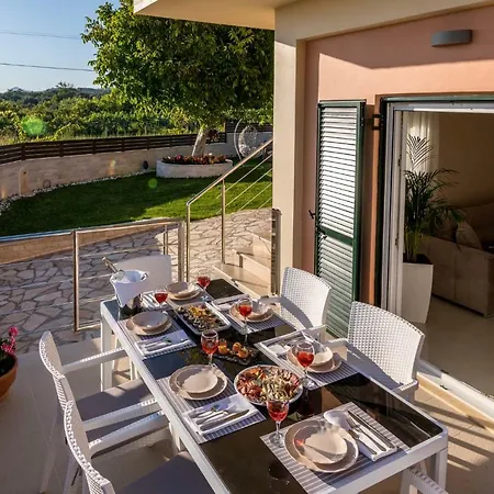 Villa Nissos Línia Buitenkant foto