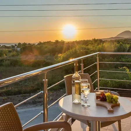 Villa Nissos Línia Buitenkant foto